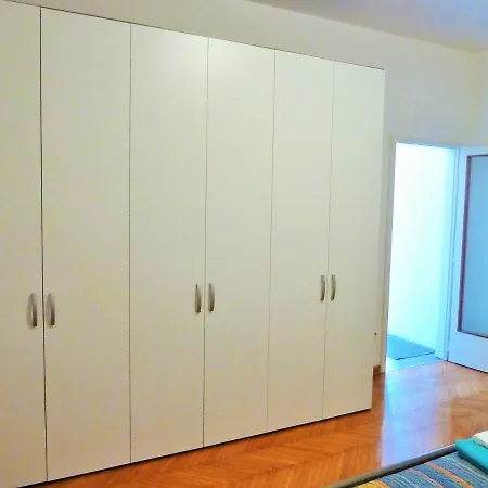 325 Apartament
